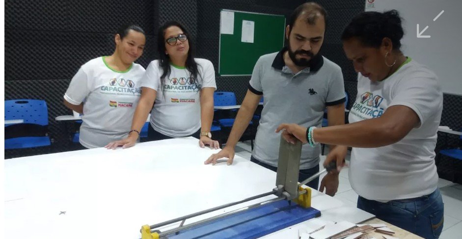 Mais de 100 mulheres fazem curso de construção civil para assumirem obras em Macapá