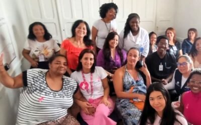 Profissionais da UBS Paraisópolis visitam Casa BQM no Outubro Rosa para palestra de conscientização